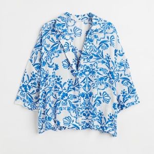 H&M White and Blue Floral Button-Up Top